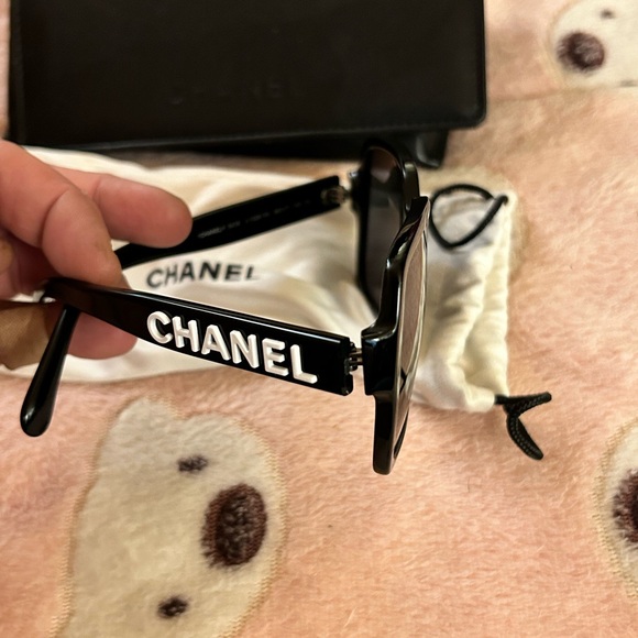 Chanel Non-prescription sunglasses - Picture 3 of 16